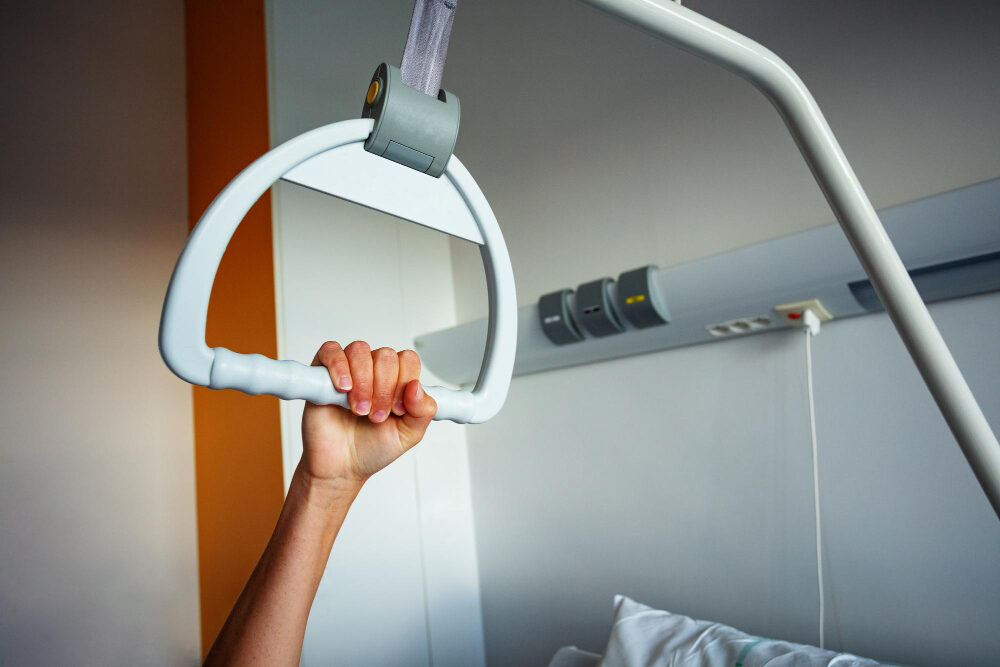 מנוף סיעודי בבית - התאמה חכמה למטופל ולמרחב